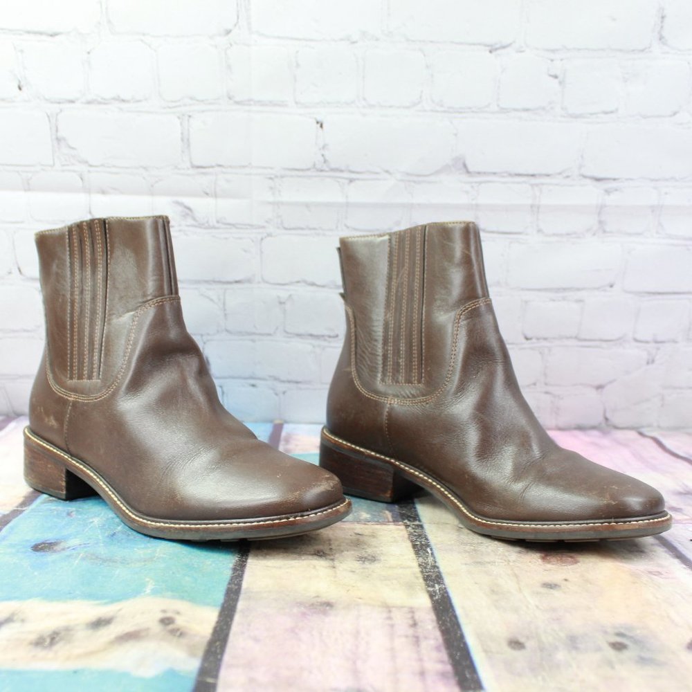 LL Bean Women's Brown Leather Ankle Chelsea Pull on Ankle Boots Brazil Made 7 M - Picture 3 of 9